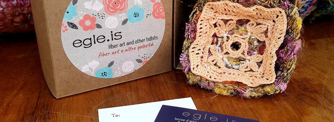 Abstract Flower #1 RRR Fiber Art Brooch - Fiore Astratto #1 spilla fiber art RRR