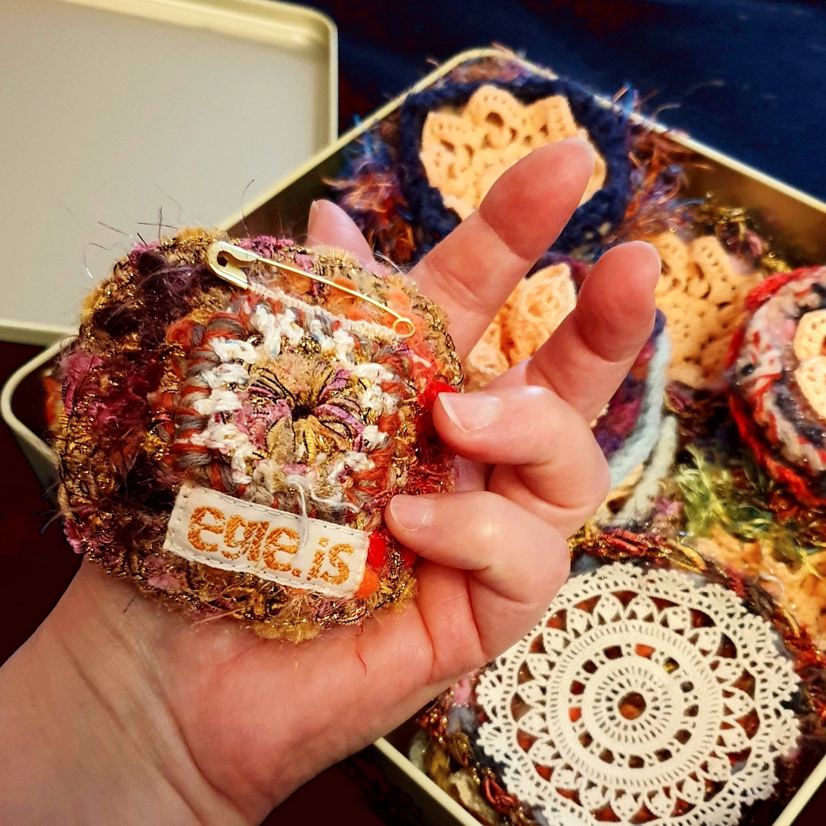 Abstract Flower #1 Fiber Art Brooch - Fiore Astratto #1 spilla fiber art