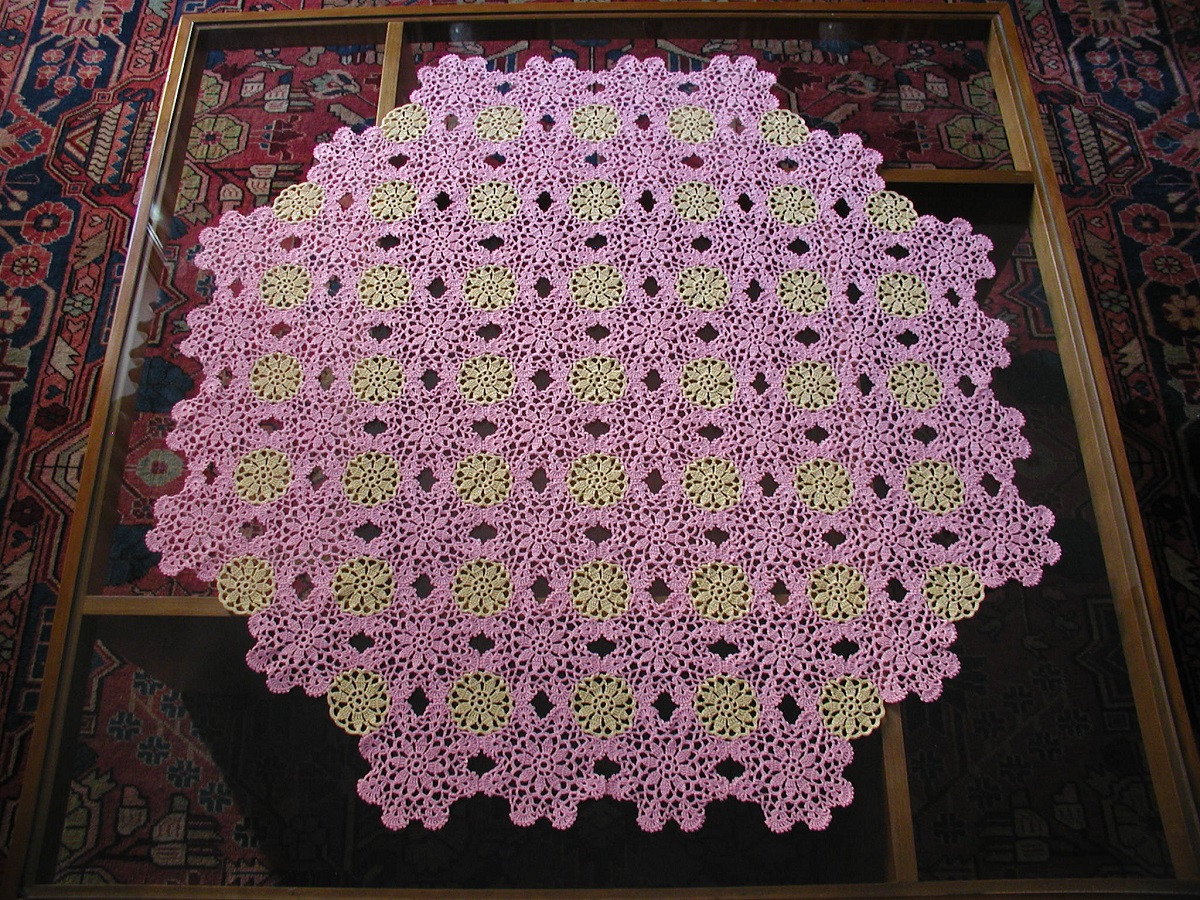 Rose Pink Tea4Two square lace tablecloth - Tè in Rosa tovaglietta da tè in pizzo crochet classico