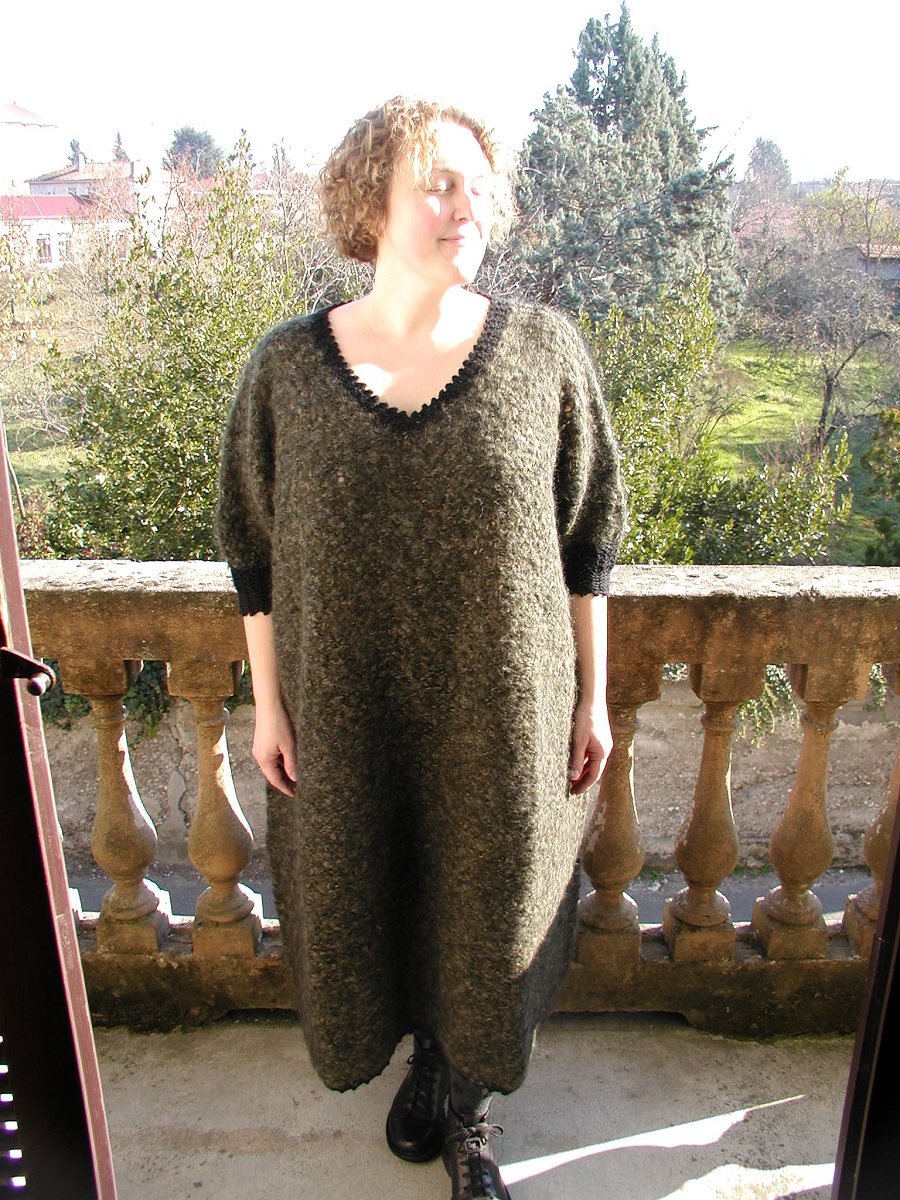 Winter Moss Oversized Hand-Knitted Dress - Maxi abito in maglia "Muschio d'Inverno"