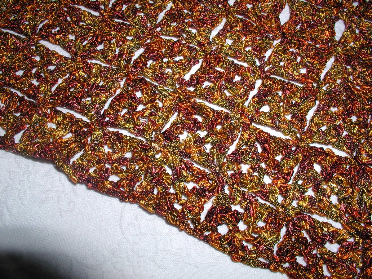 Oh, Gold! Crochet Lace Afghan in ancient hues - Coperta arredo color oro antico "Oh, Gold!"