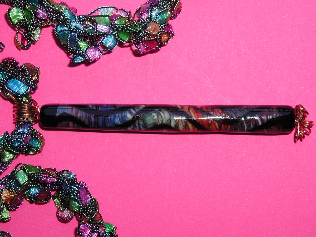 Light in the Cathedral Crochet Necklace with Artistic Hand-Lampworked Glass Bead - Collana crochet con perla in vetro artistico lavorato a mano "Luce Nella Cattedrale"