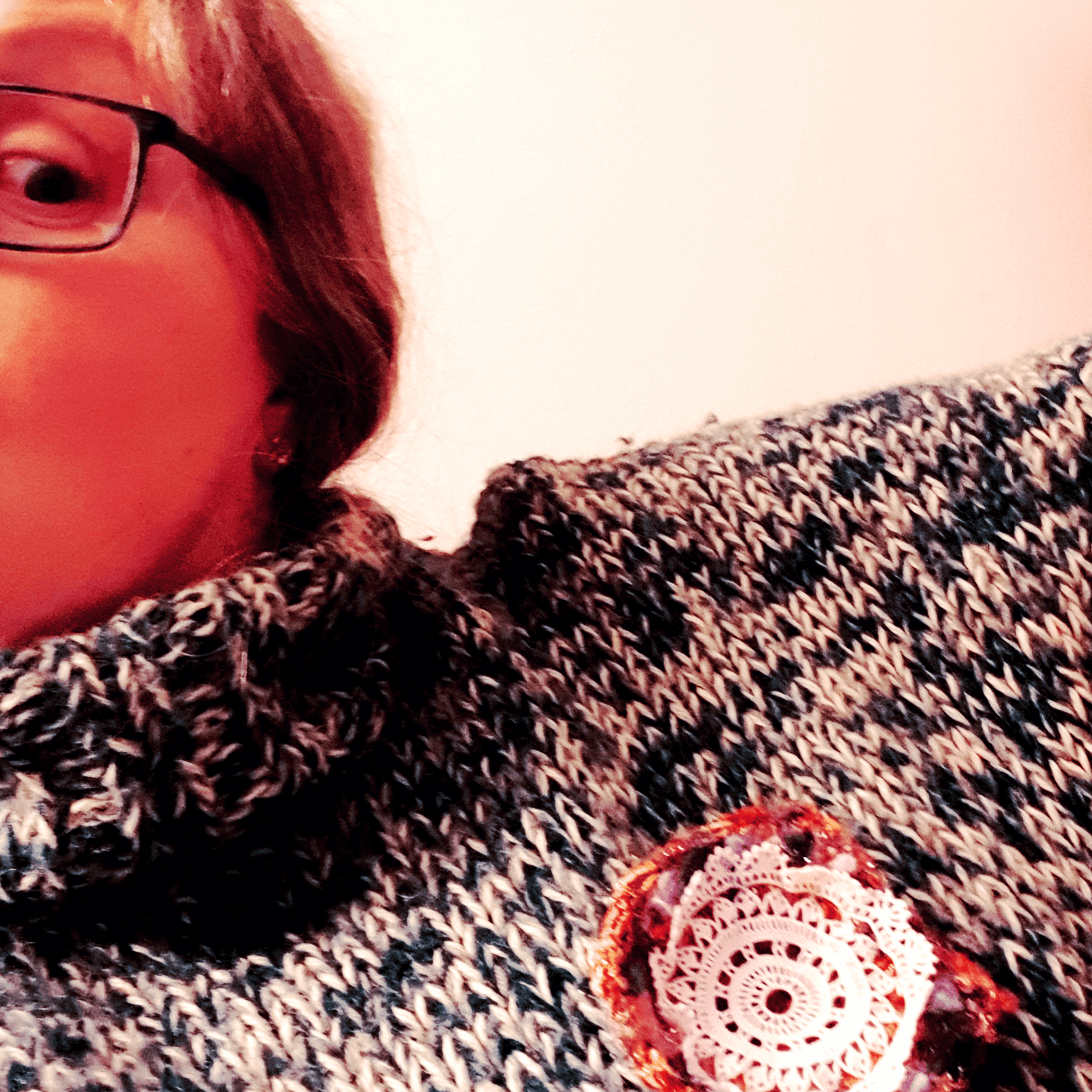 Abstract Flower #5 RRR Fiber Art Brooch - Fiore Astratto #5 spilla fiber art RRR