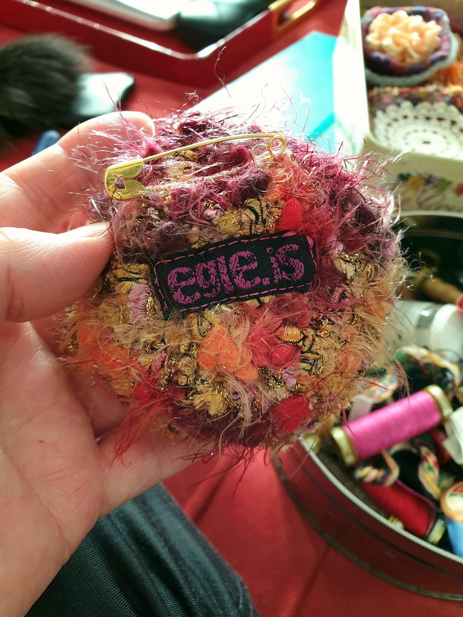 Abstract Flower #2 RRR Fiber Art Brooch - Fiore Astratto #2 spilla fiber art RRR