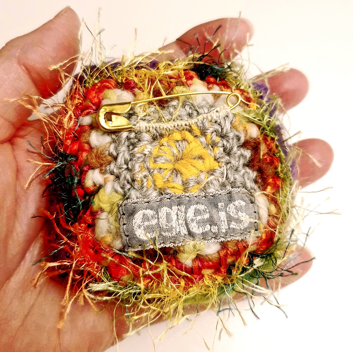 Abstract Flower #8 RRR Fiber Art Brooch - Fiore Astratto #8 spilla fiber art RRR