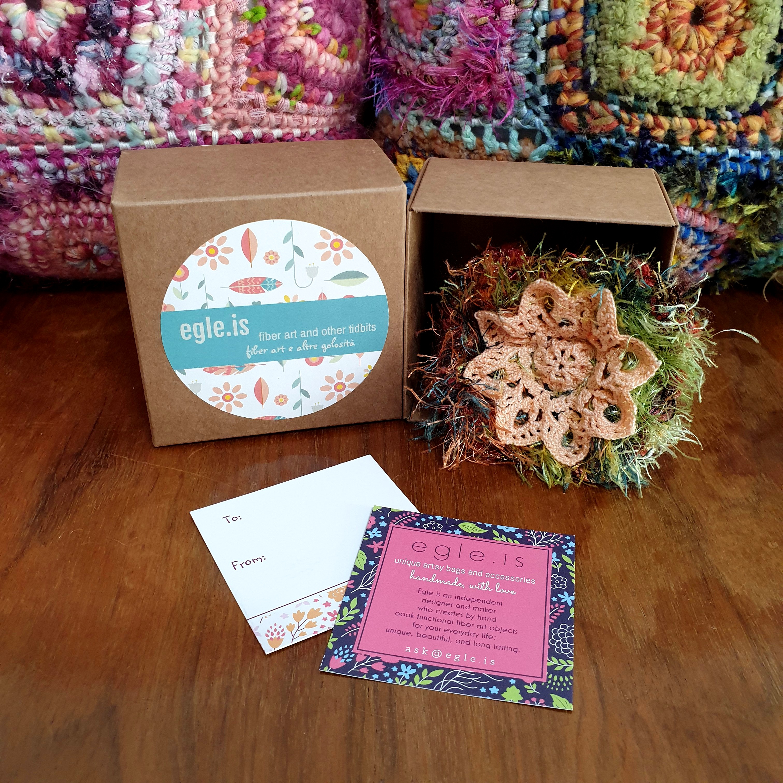 Abstract Flower #10 RRR Fiber Art Brooch - Fiore Astratto #10 spilla fiber art RRR