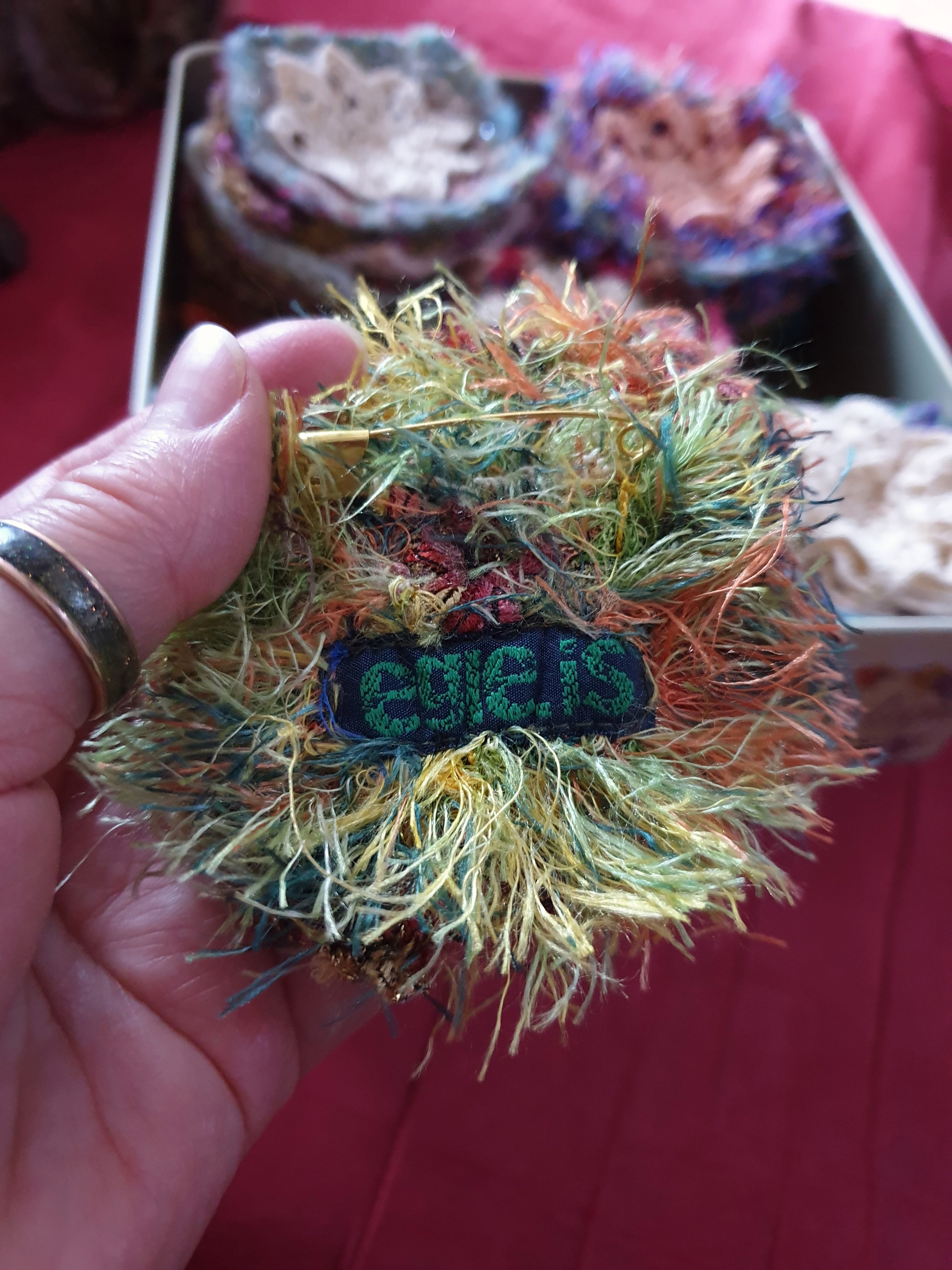 Abstract Flower #10 RRR Fiber Art Brooch - Fiore Astratto #10 spilla fiber art RRR