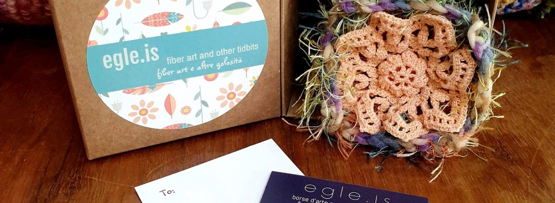 Abstract Flower #14 RRR Fiber Art Brooch - Fiore Astratto #14 spilla fiber art RRR