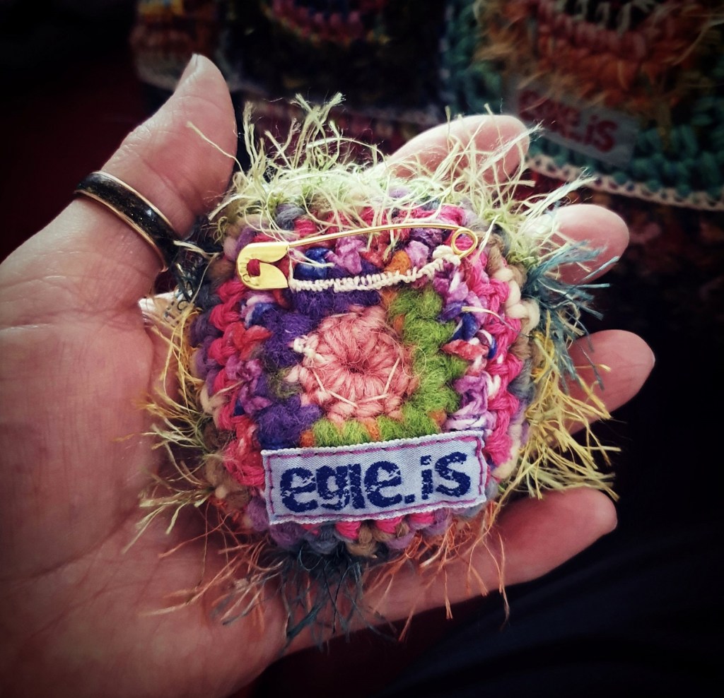 Abstract Flower #14 RRR Fiber Art Brooch - Fiore Astratto #14 spilla fiber art RRR