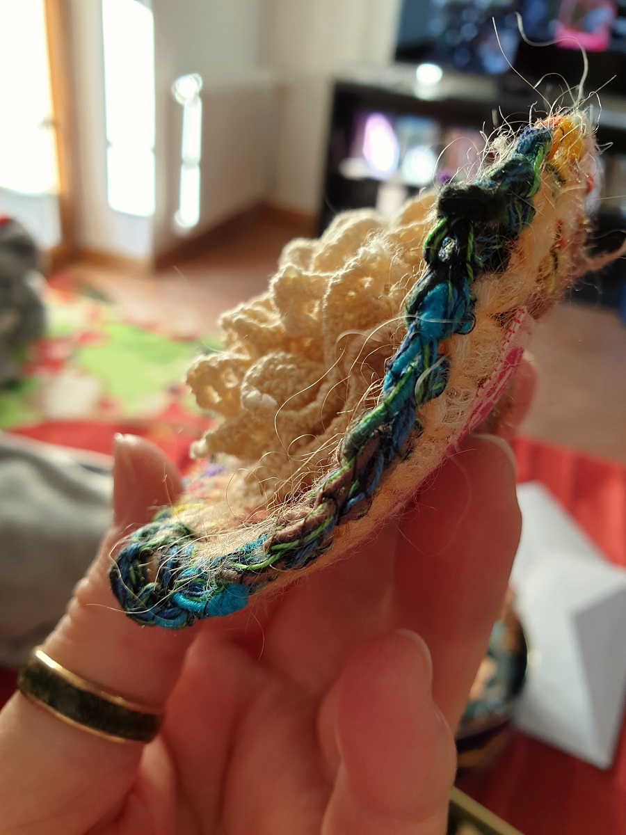 Abstract Flower #12 RRR Fiber Art Brooch - Fiore Astratto #12 spilla fiber art RRR