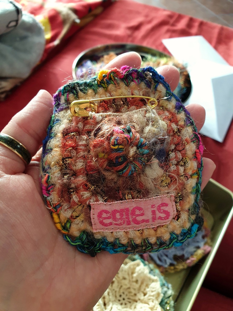 Abstract Flower #12 RRR Fiber Art Brooch - Fiore Astratto #12 spilla fiber art RRR