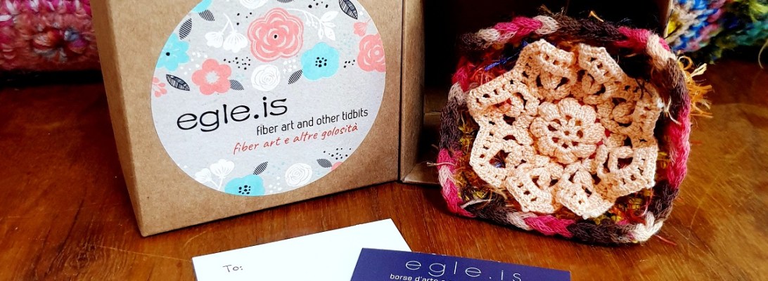 Abstract Flower #16 RRR Fiber Art Brooch - Fiore Astratto #16 spilla fiber art RRR