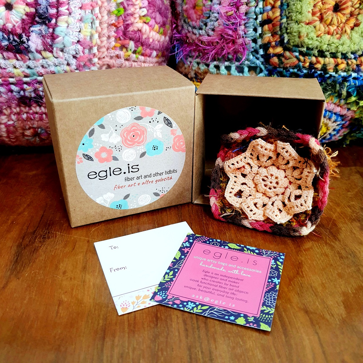 Abstract Flower #16 RRR Fiber Art Brooch - Fiore Astratto #16 spilla fiber art RRR