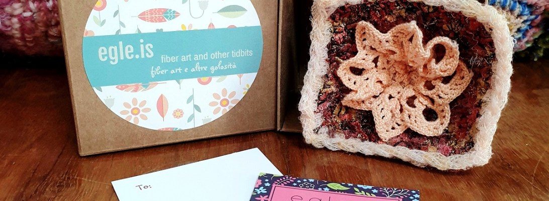 Abstract Flower #19 RRR Fiber Art Brooch - Fiore Astratto #19 spilla fiber art RRR