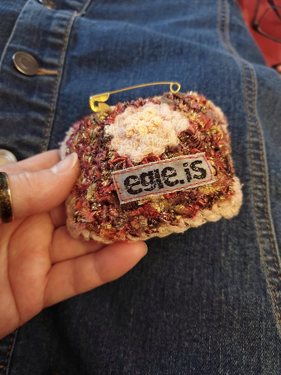 Abstract Flower #19 RRR Fiber Art Brooch - Fiore Astratto #19 spilla fiber art RRR