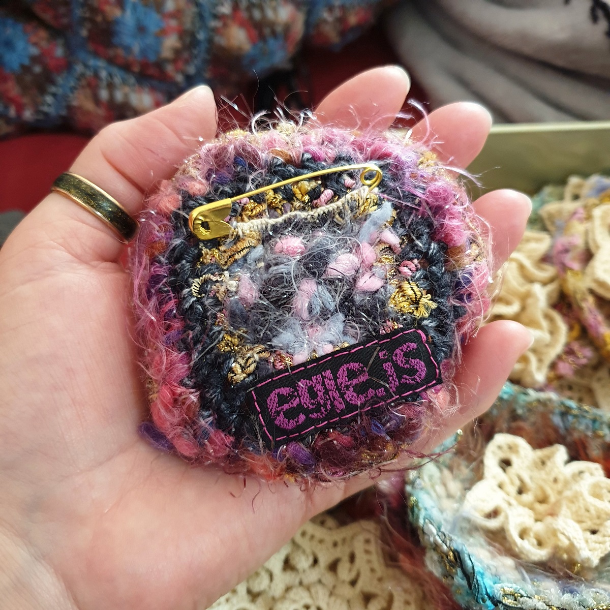 Abstract Flower #21 RRR Fiber Art Brooch - Fiore Astratto #21 spilla fiber art RRR