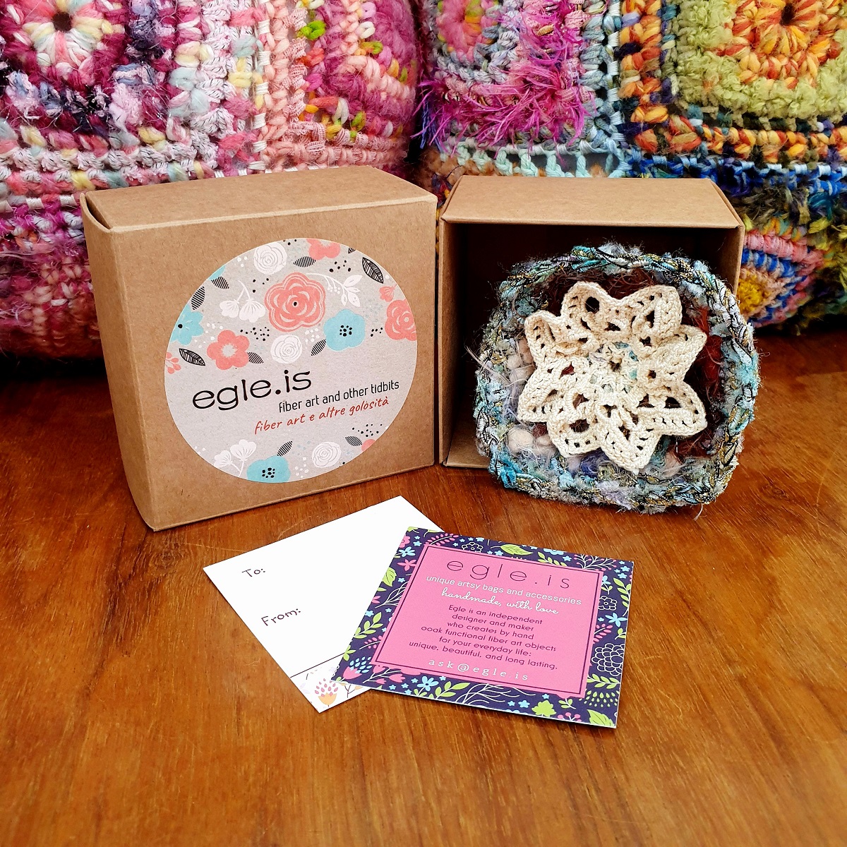 Abstract Flower #22 RRR Fiber Art Brooch - Fiore Astratto #22 spilla fiber art RRR