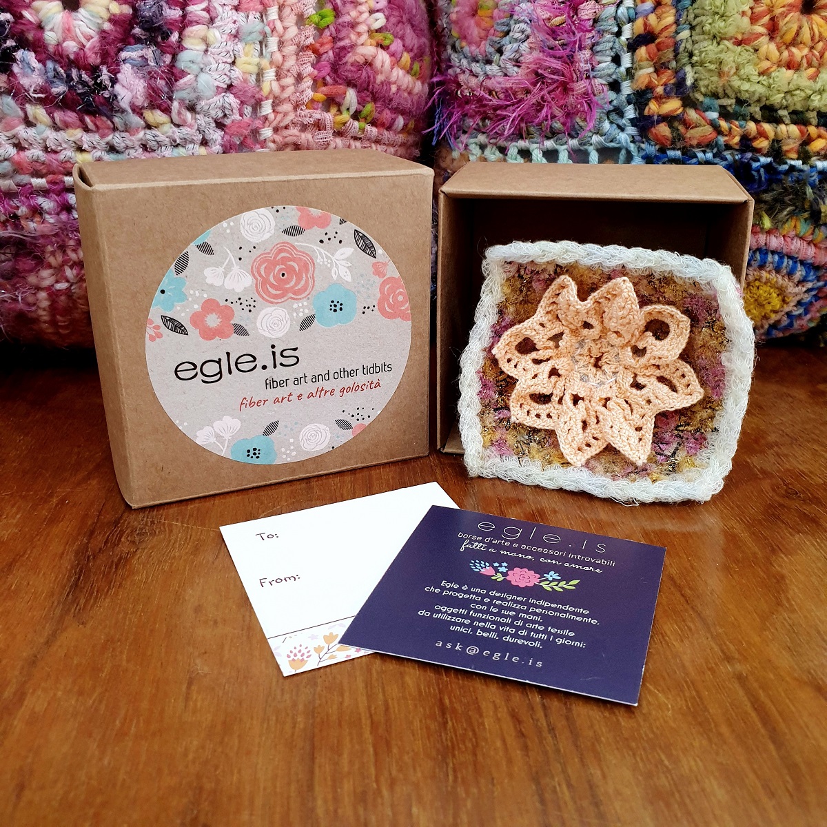 Abstract Flower #20 RRR Fiber Art Brooch - Fiore Astratto #20 spilla fiber art RRR