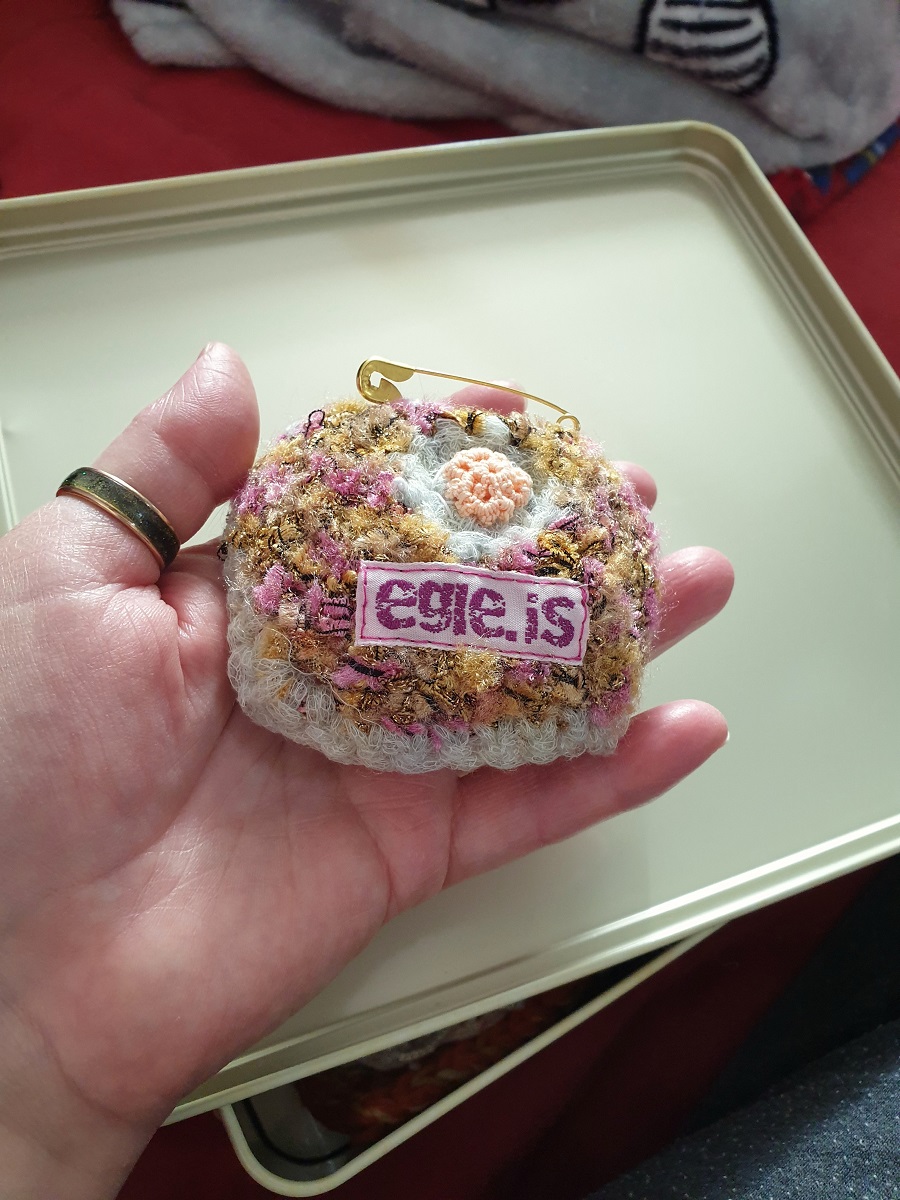 Abstract Flower #20 RRR Fiber Art Brooch - Fiore Astratto #20 spilla fiber art RRR