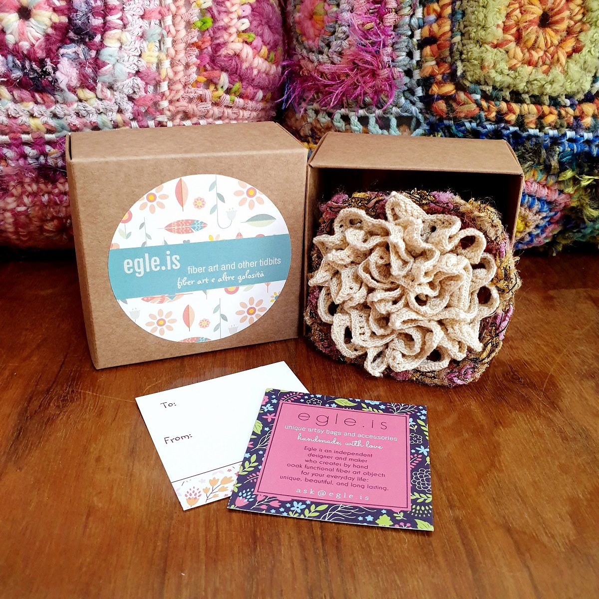 Abstract Flower #25 RRR Fiber Art Brooch - Fiore Astratto #25 spilla fiber art RRR