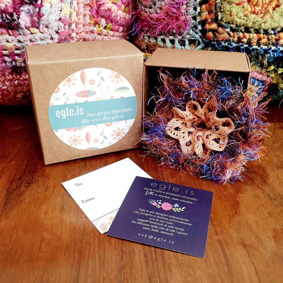 Abstract Flower #26 RRR Fiber Art Brooch - Fiore Astratto #26 spilla fiber art RRR