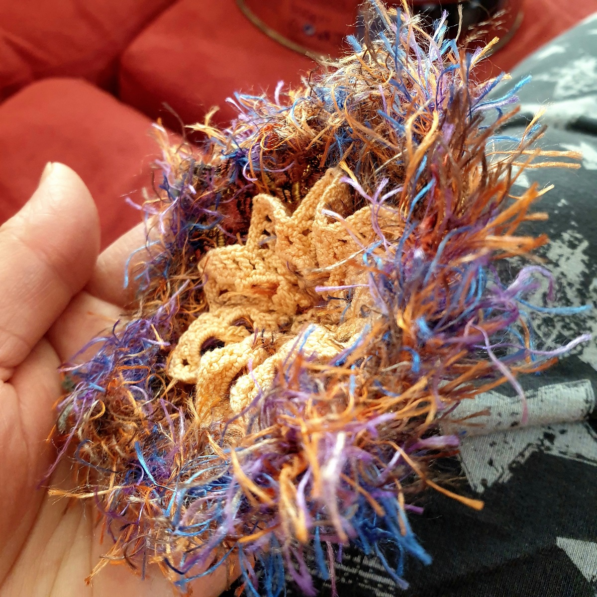 Abstract Flower #26 RRR Fiber Art Brooch - Fiore Astratto #26 spilla fiber art RRR