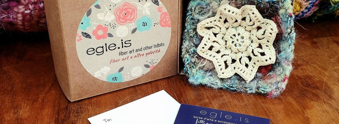 Abstract Flower #28 RRR Fiber Art Brooch - Fiore Astratto #28 spilla fiber art RRR