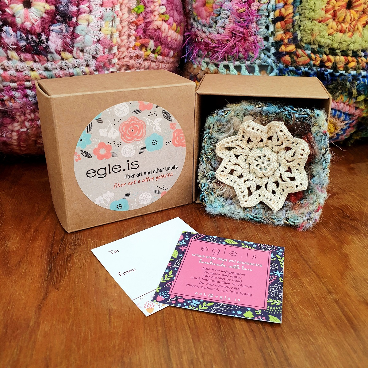 Abstract Flower #28 RRR Fiber Art Brooch - Fiore Astratto #28 spilla fiber art RRR