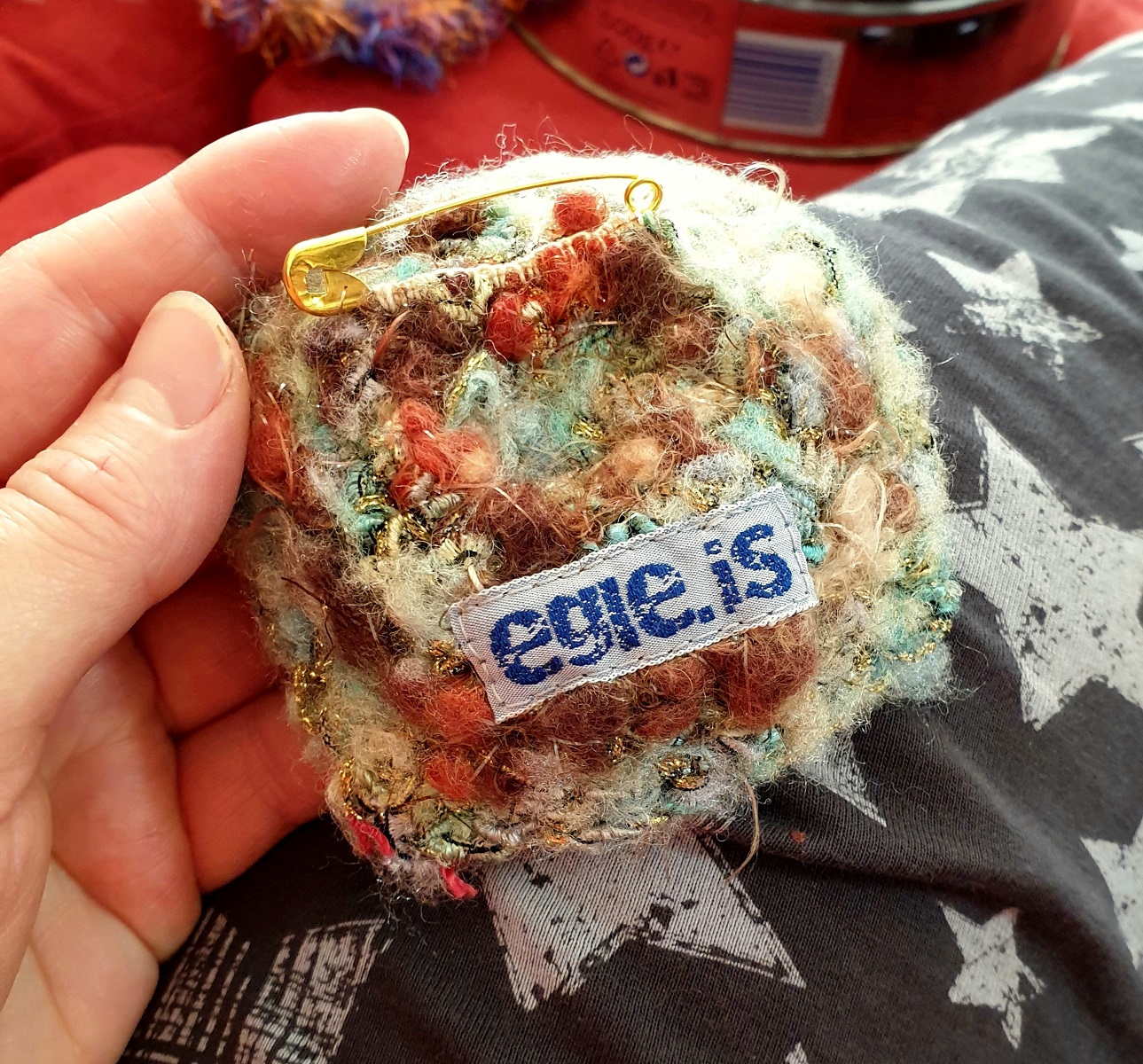 Abstract Flower #28 RRR Fiber Art Brooch - Fiore Astratto #28 spilla fiber art RRR