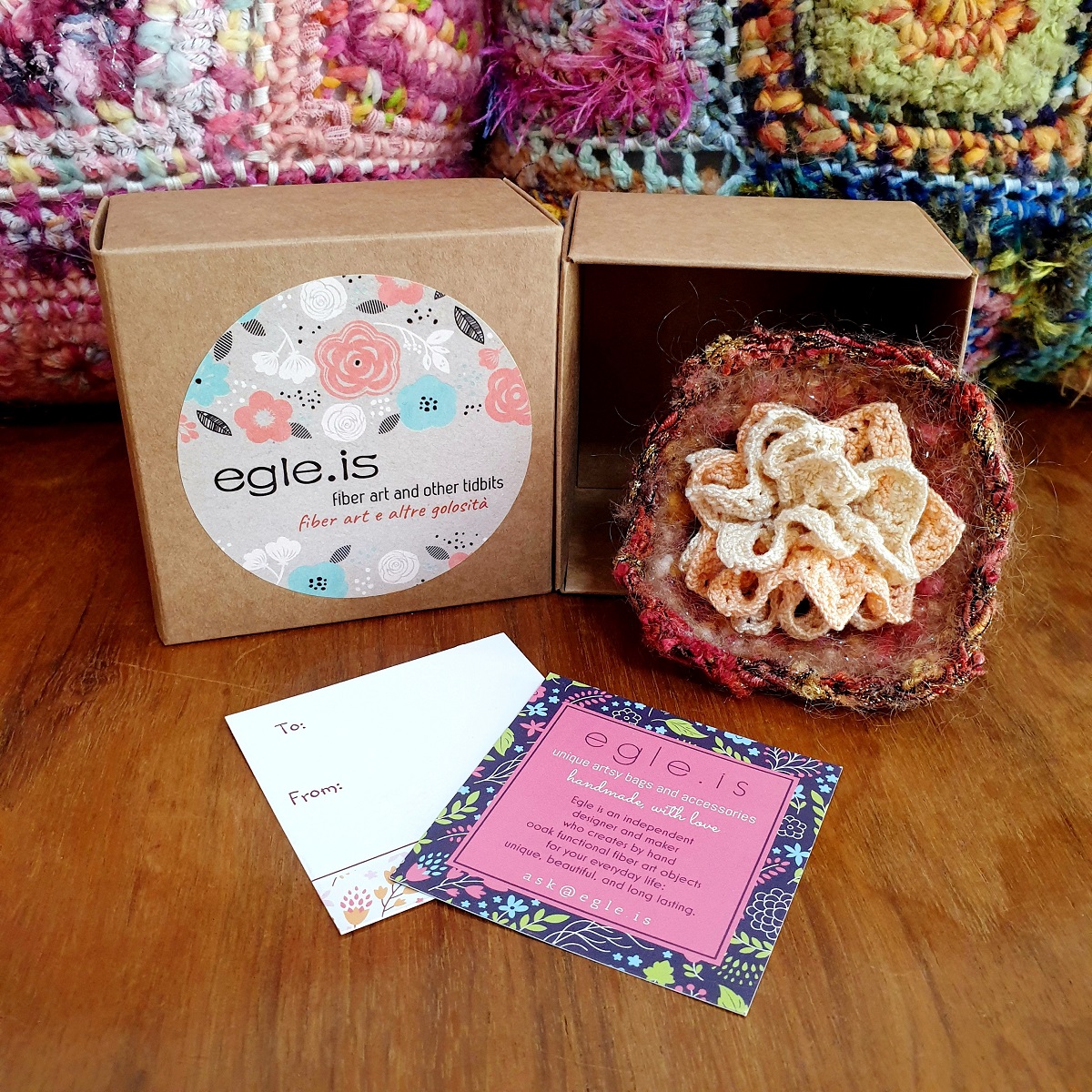 Abstract Flower #24 RRR Fiber Art Brooch - Fiore Astratto #24 spilla fiber art RRR