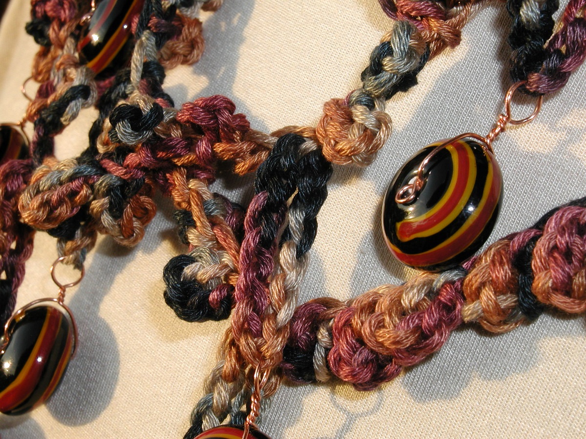 18 Little Aliens Fancy Necklace - Collana fantasia “18 Piccoli Alieni”