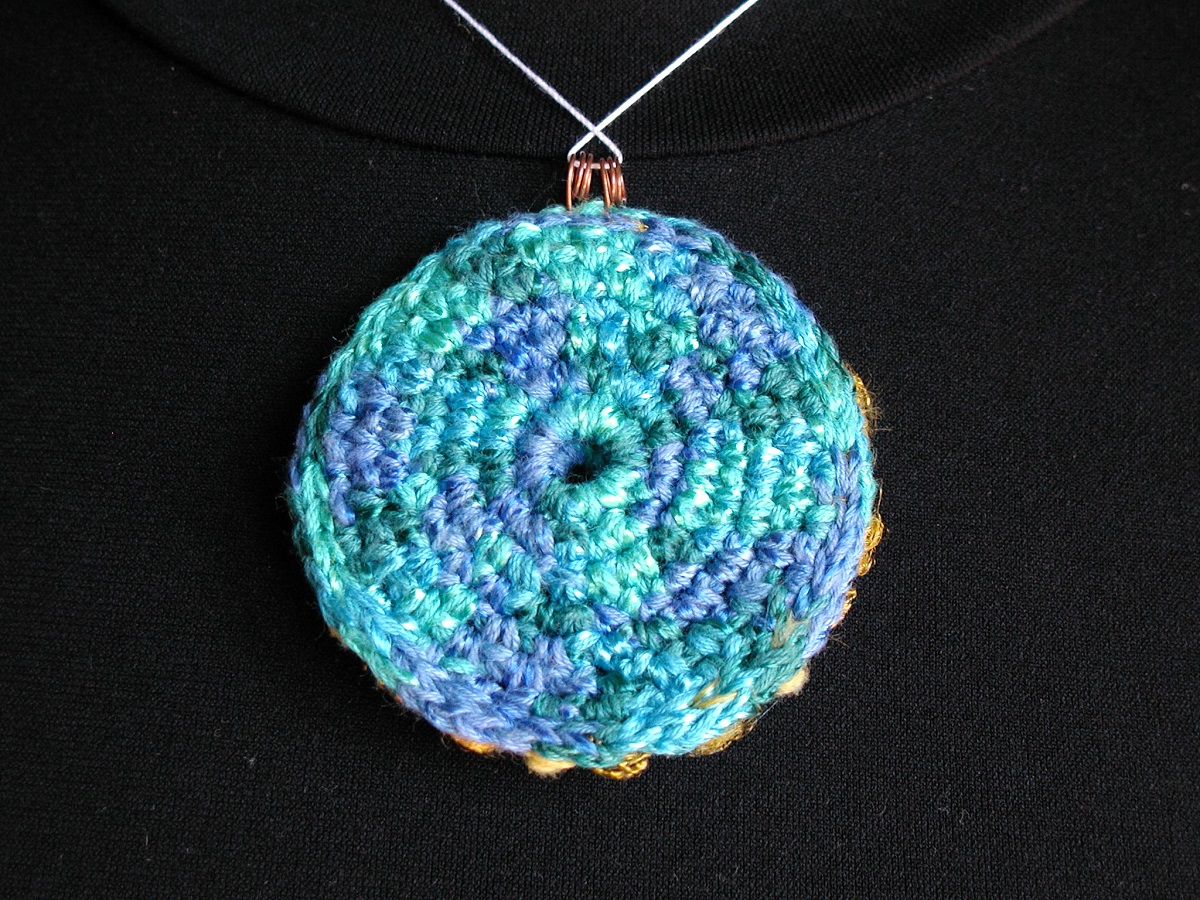 FlowerChild Double-Face Pendant - Ciondolo double face “Figlio dei Fiori”