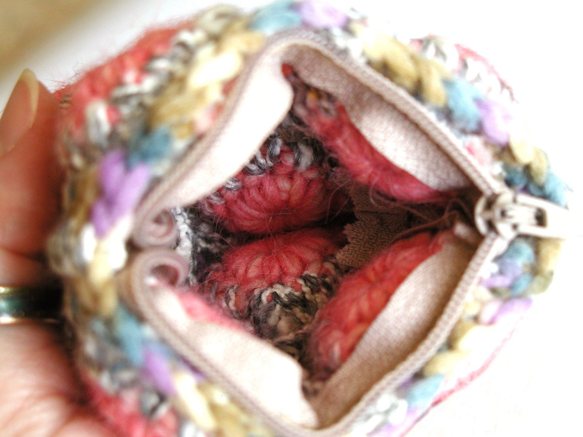 Coin Pouch in Pink and Earthy Colors - Portamonete rosa e colori della terra