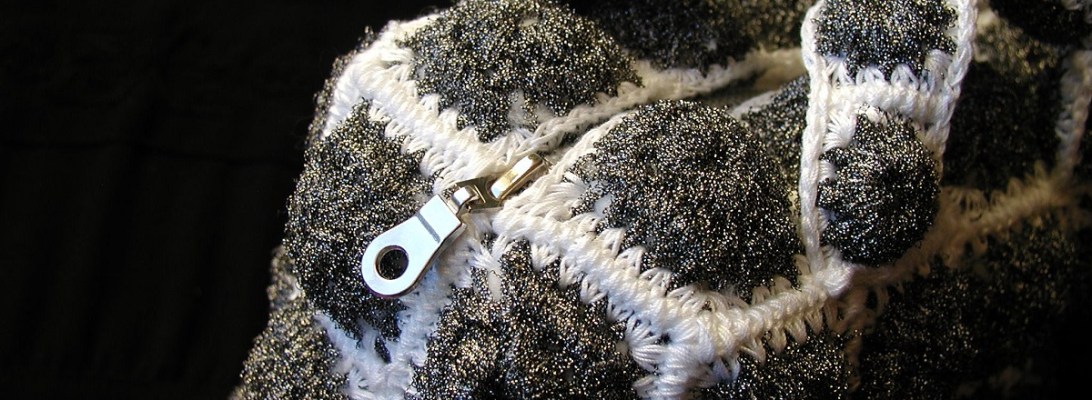 Dabria Mini Bag in Silver and B/W - Mini borsa argento e B/N “Dabria”