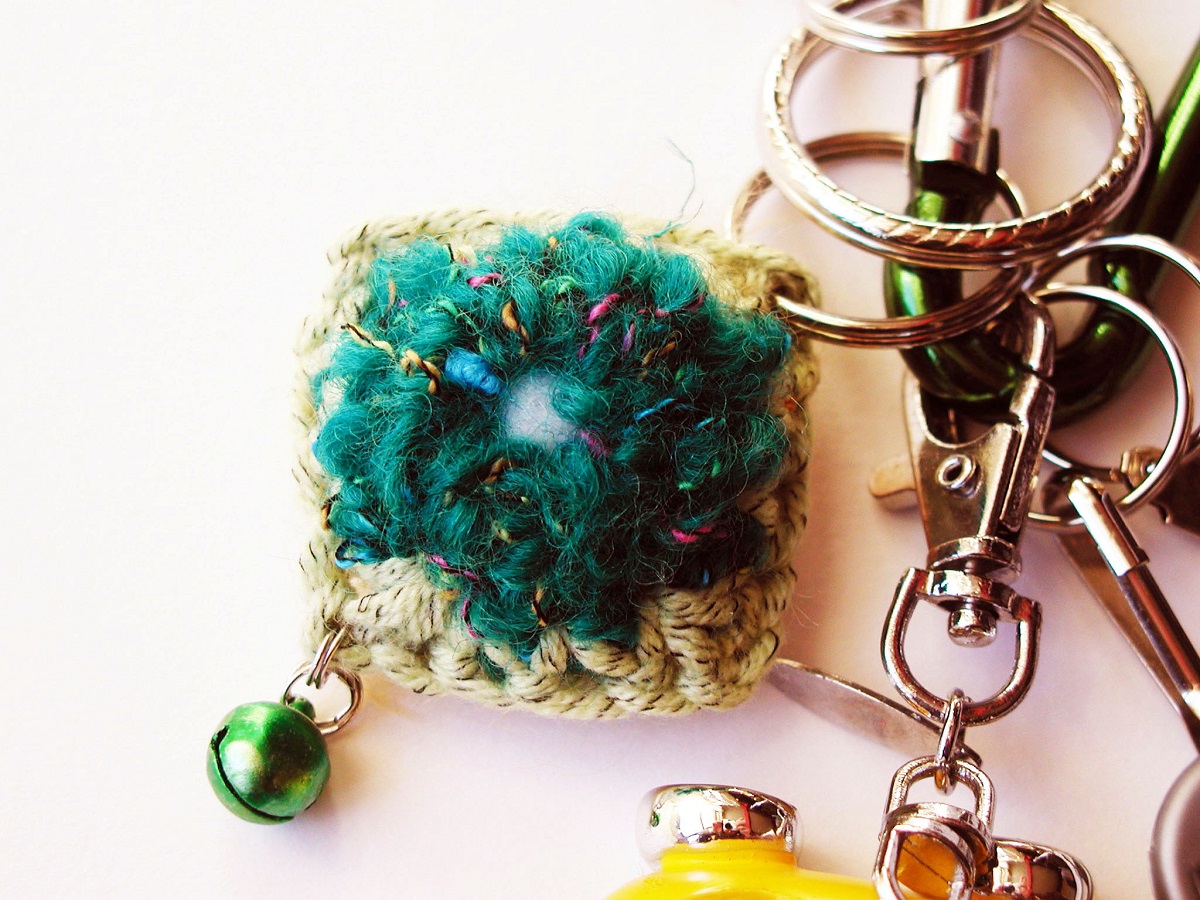 Little Yellow Race Car Whimsical Keychain - Automobilina Gialla portachiavi fantasia