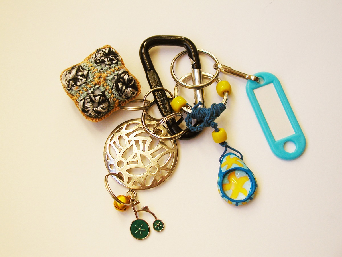 Metal Flower Whimsical Keychain - Fiore di Metallo portachiavi fantasia