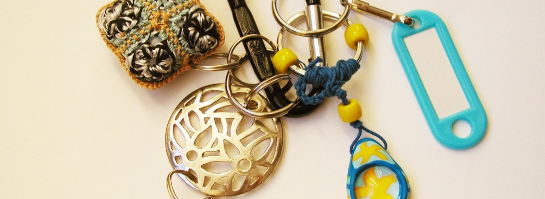 Metal Flower Whimsical Keychain - Fiore di Metallo portachiavi fantasia