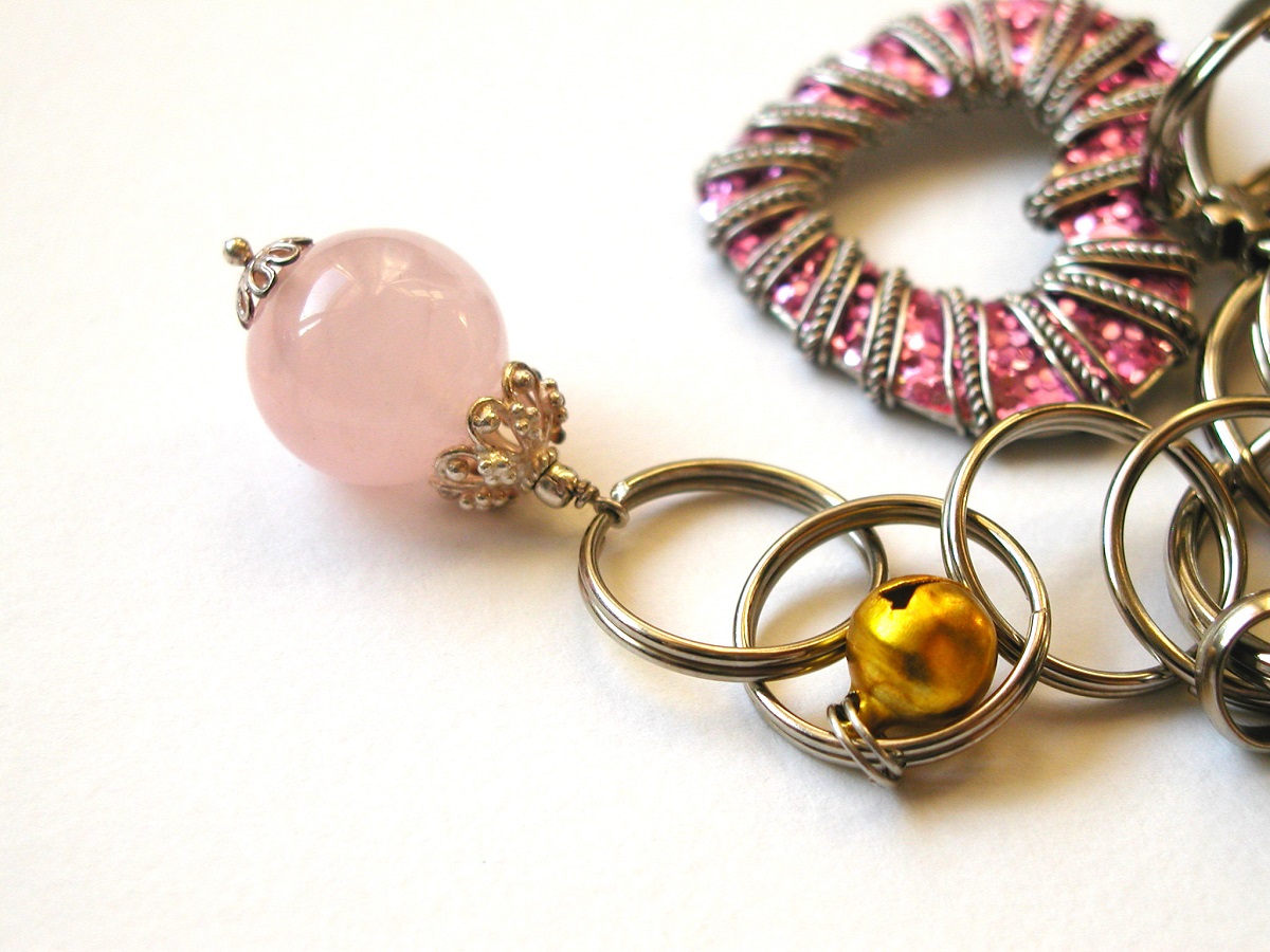 Rose Quartz AtmoSphere Whimsical Keychain - Palla di Quarzo portachiavi fantasia