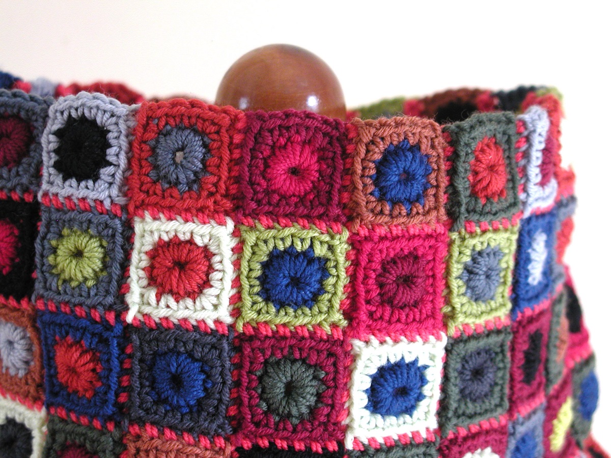 Portrait of a Young Man with Red Hat Unisex Neckwarmer – Ritratto di Giovane Uomo con Cappello Rosso scaldacollo unisex