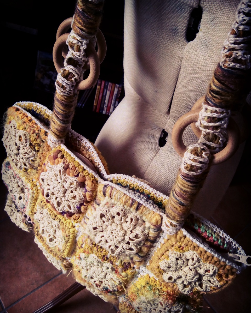 Isis Fiber Art Tote Bag - Iside borsa tote fiber art