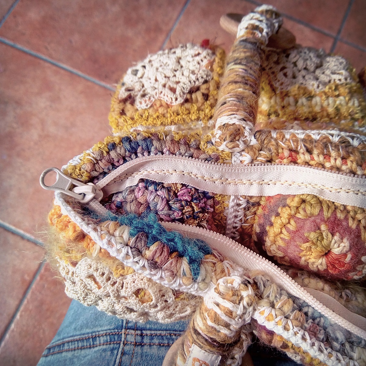 Isis Fiber Art Tote Bag - Iside borsa tote fiber art